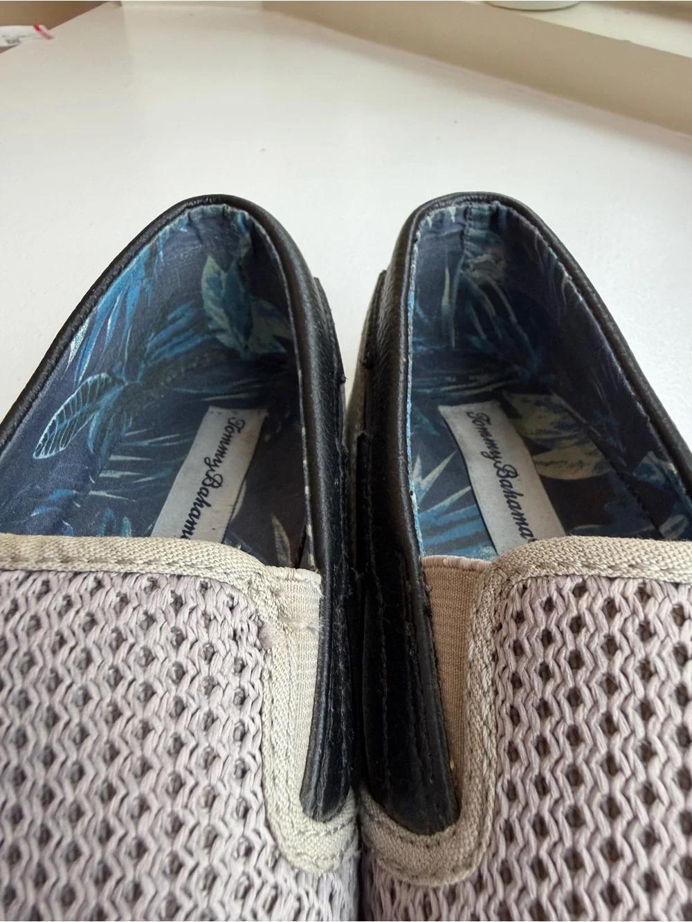 Tommy Bahama Exodus Gray Loafers Men’s Size 9